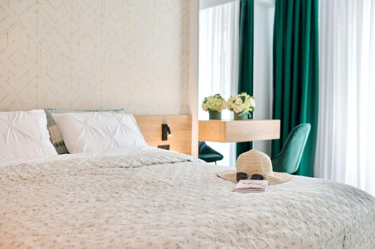 Vlezal Apartment Spa&Pool Beach Resort Mamaia Exteriör bild